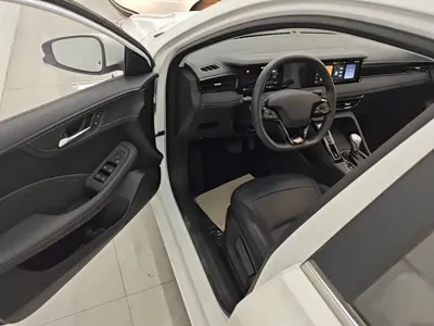 Roewe i5 2025, 100 км, за 54500 CNY - фото 16