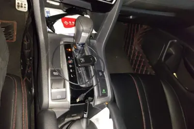 Honda Civic 2016, 89800 км, за 61308.26 CNY - фото 11