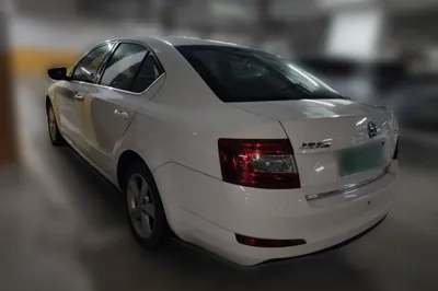 Skoda Octavia 2015, 163600 км, за 32535.08 CNY
