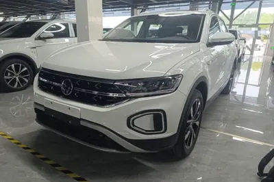 Volkswagen T-Roc · 2025 год