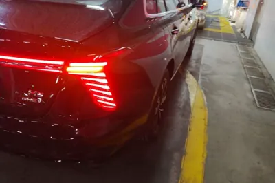 Hongqi H5 PHEV 2025, 100 км, за 140090.52 CNY - фото 9