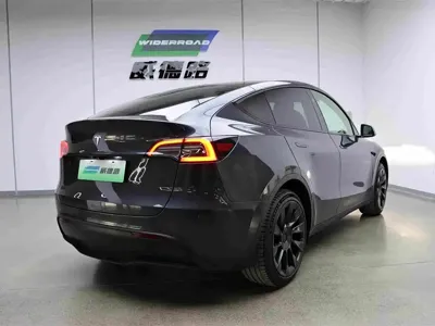 Tesla Model Y 2024, 37500 км, за 188700 CNY