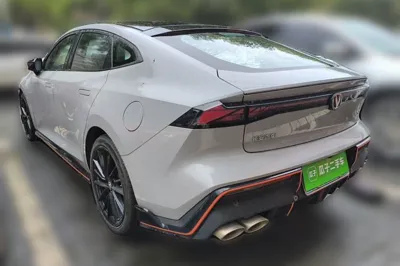 Changan UNI-V 2023, 29700 км, за 82783.32 CNY
