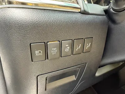 Toyota Alphard 2021, 70000 км, за 449900 CNY - фото 17