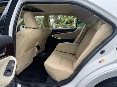 Toyota Crown 2017, 70000 км, за 113000 CNY - фото 9
