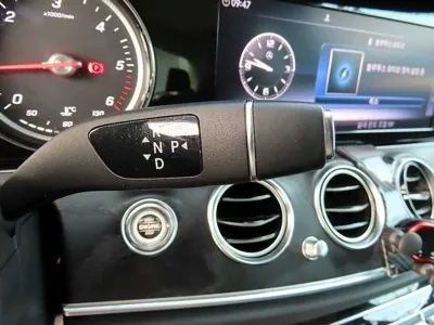 Mercedes-Benz E-Class 2017, 119637 км, за 16800000 KRW - фото 11