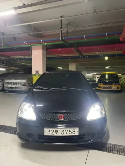 Honda Civic 2005, 125000 км, за 13500000 KRW
