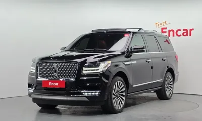 Lincoln Navigator · 2021 год