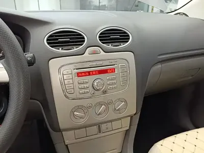 Ford Focus 2015, 149200 км, за 12200 CNY - фото 13