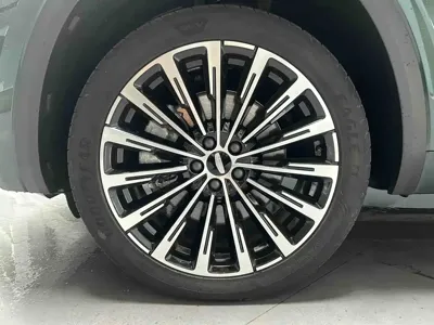 Geely Xingyue L 2024, 9900 км, за 125800 CNY
