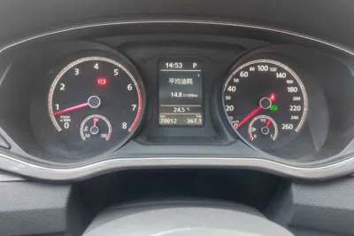 Volkswagen Passat 2017, 70000 км, за 59341.07 CNY - фото 12