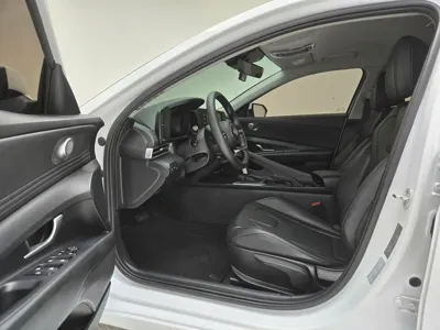 Hyundai Avante 2023, 67760 км, за 6976 USD - фото 9