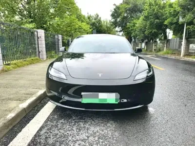 Tesla Model 3 2024, 40000 км, за 122500 CNY