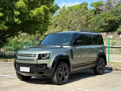 Land Rover Defender 2025, 21000 км, за 658000 CNY