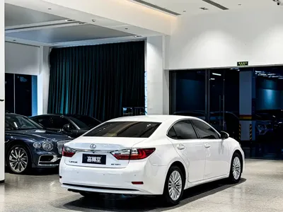 Lexus ES 2016, 186000 км, за 89000 CNY