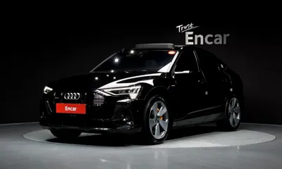 Audi e-tron · 2022 год