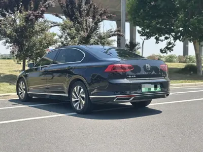 Volkswagen 迈腾 PHEV 2022, 70000 км, за 79000 CNY - фото 6