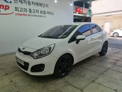 Kia Pride 2014, 129435 км, за 5300000 KRW