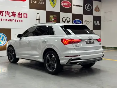 Audi Q3 2022, 33000 км, за 175799 CNY