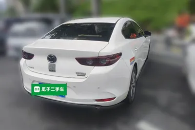 Mazda Mazda 3 Axela 2023, 28800 км, за 79617.82 CNY