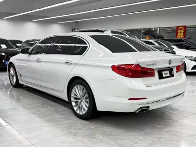BMW 5 Series 2018, 150000 км, за 113800 CNY