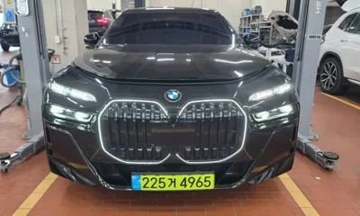 BMW 7-Series · 2025 год