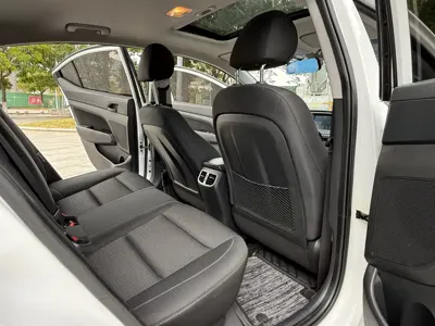 Hyundai Elantra 2019, 50000 км, за 39800 CNY - фото 9