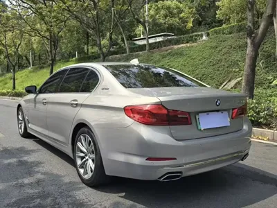 BMW 5 Series New Energy 2018, 90000 км, за 109800 CNY - фото 9