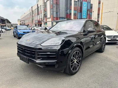 Porsche Cayenne 2023, 15000 км, за 608800 CNY - фото 1