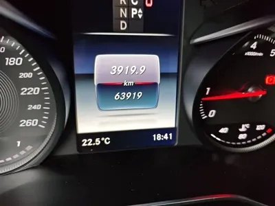 Mercedes-Benz V-Class 2019, 63900 км, за 153200 CNY - фото 13