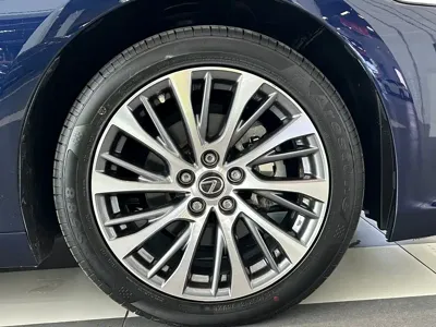 Lexus ES 2021, 20000 км, за 235799 CNY - фото 31