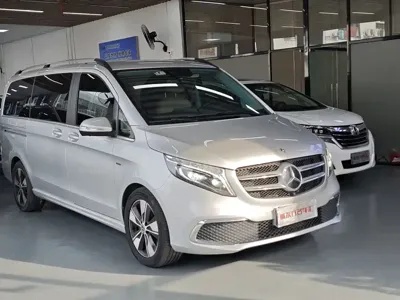 Mercedes-Benz V-Class 2022, 31000 км, за 228800 CNY