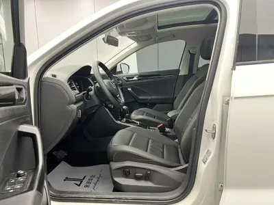Volkswagen T-Roc 2023, 37000 км, за 99800 CNY - фото 7