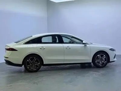 Roewe D7 2024, 100 км, за 63800 CNY