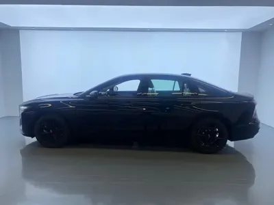 Hongqi Hongqi H5 2026, 6400 км, за 105800 CNY - фото 4