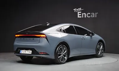 Toyota Prius 2025, 7708 км, за 35990000 KRW