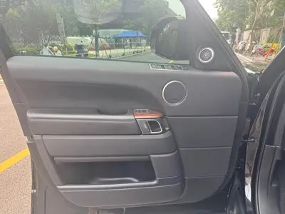 Land Rover Range Rover 2016, 70000 км, за 419799 CNY