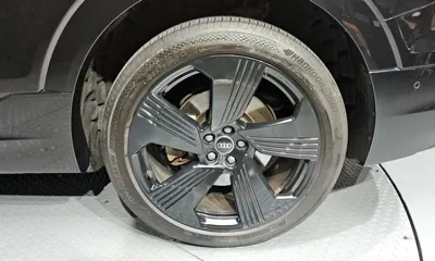 Audi e-tron 2022, 72262 км, за 48500000 KRW - фото 21
