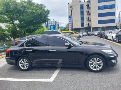 Hyundai Genesis 2013, 89014 км, за 7800000 KRW