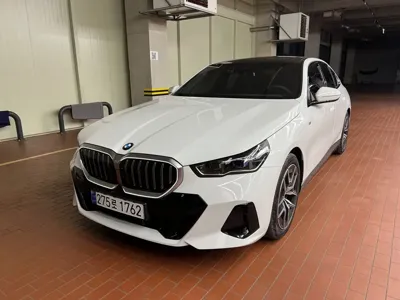 BMW 5-Series 2025, 9200 км, за 62500000 KRW - фото 2
