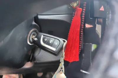 Toyota Corolla 2017, 132000 км, за 51263.49 CNY - фото 17