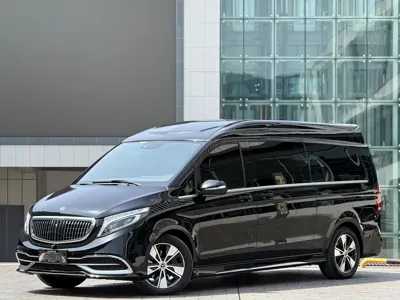 Mercedes-Benz V-Class · 2023 год