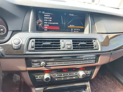 BMW 5 Series 2017, 141100 км, за 107075.77 CNY - фото 16