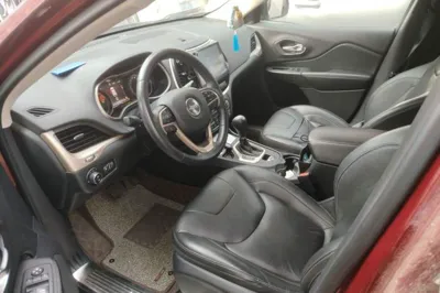 Jeep Cherokee 2017, 112200 км, за 47918.89 CNY - фото 15