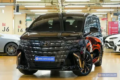 Toyota Alphard · 2025 год