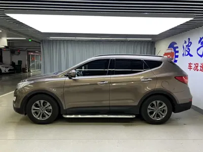 Hyundai Santa Fe 2015, 148000 км, за 32800 CNY