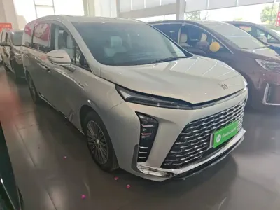 Buick GL8 Hybrid 2024, 41200 км, за 260600 CNY