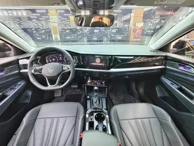 Volkswagen Passat 2024, 22000 км, за 122800 CNY - фото 9