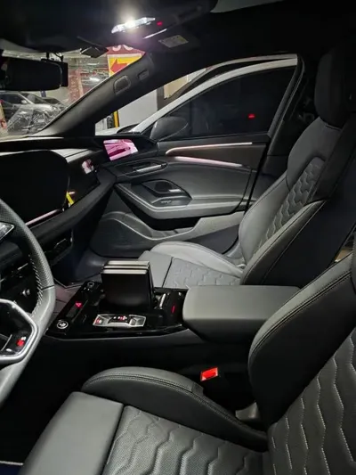 Audi A6 e-tron 2025, 13000 км, за 79630000 KRW - фото 9