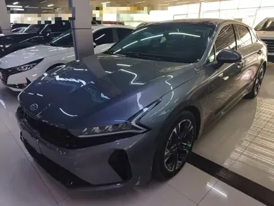 Kia K5 · 2020 год